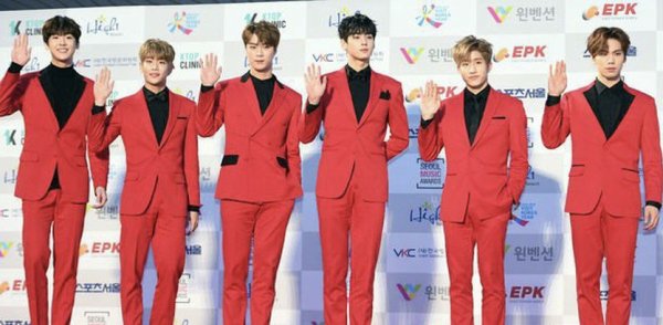 画像6: 20/ASTRO着用風レッドスーツ (6)