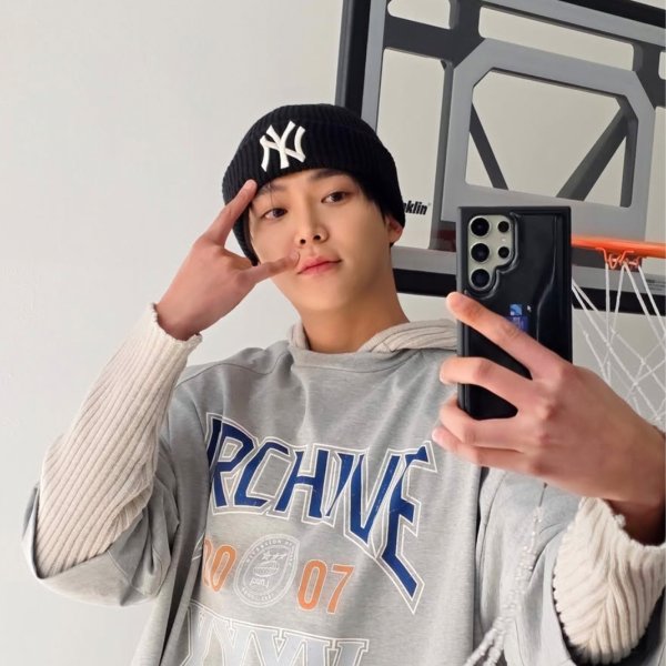 画像1: 10/15/20/ロウン着用風 ニット帽 055 ROWOON (1)